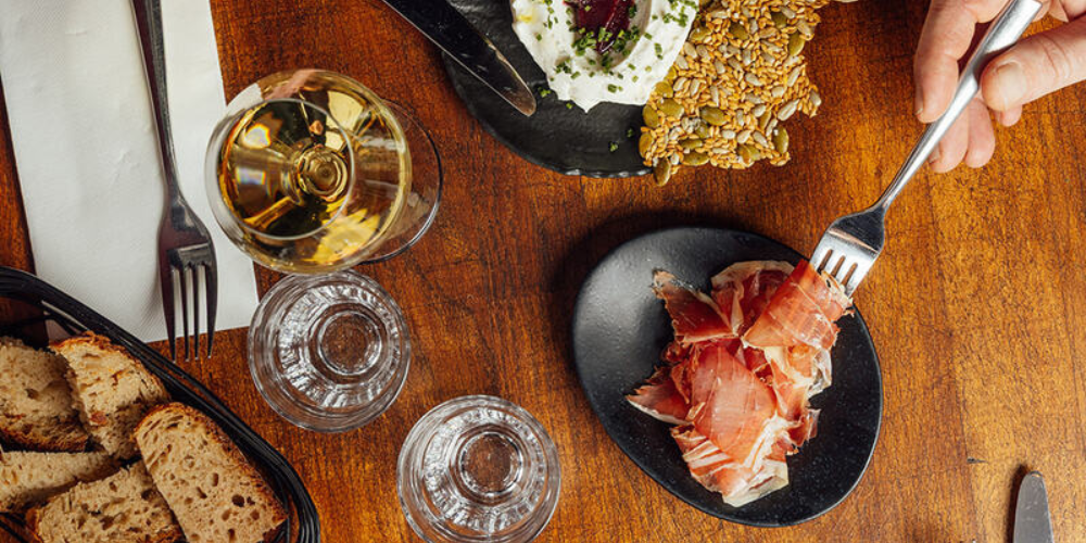 What is the best wine bar in Reims - Le Coq Rouge